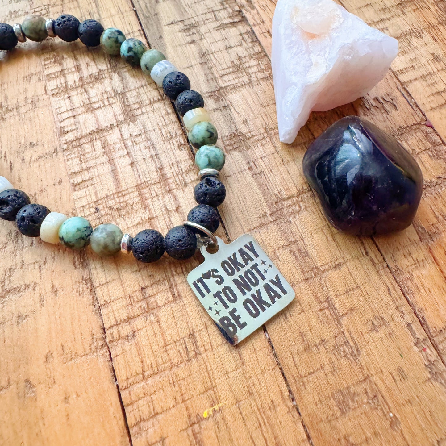 It’s okay to not be okay - Bracelet turquoise africaine , pierres volcaniques et amazonite