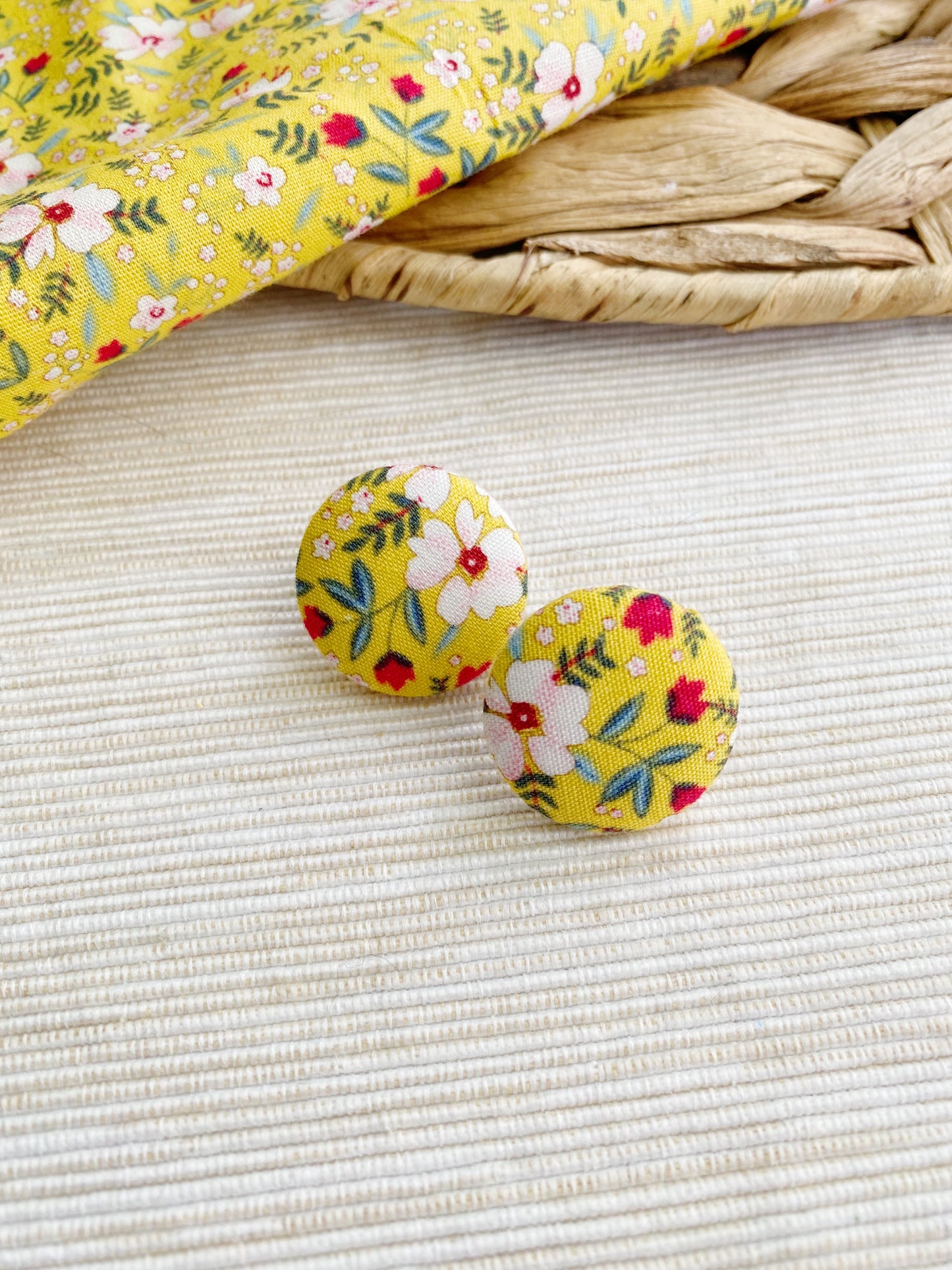 Puces d’oreilles en tissus - Jaune fleuris