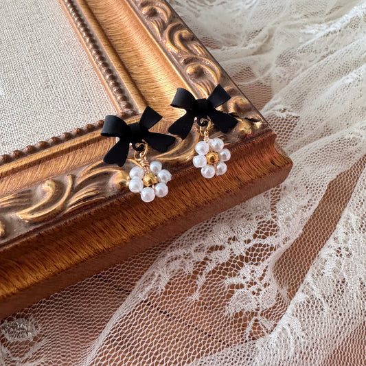 Pétales d’ombre - Boucles d’oreilles délicates & romantiques