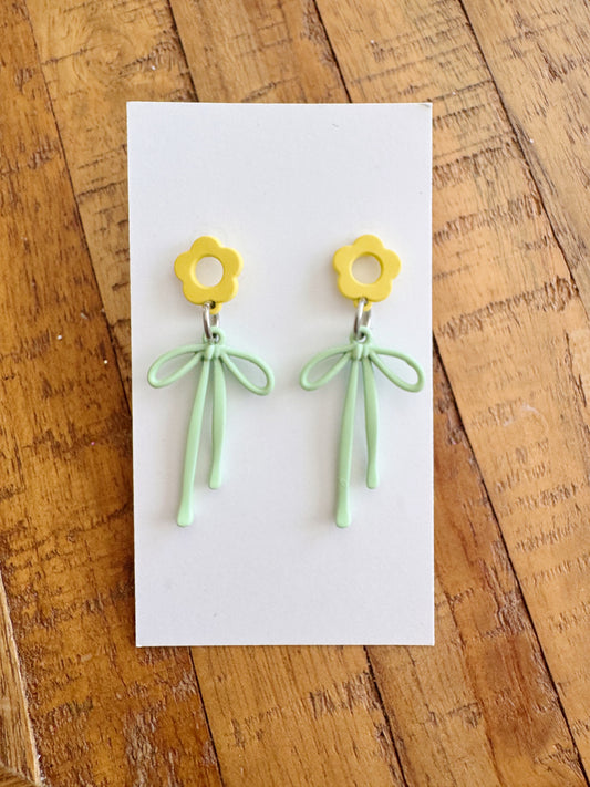 Doux chagrin - Boucles d’oreilles fleurs printemps Jaune & Vert