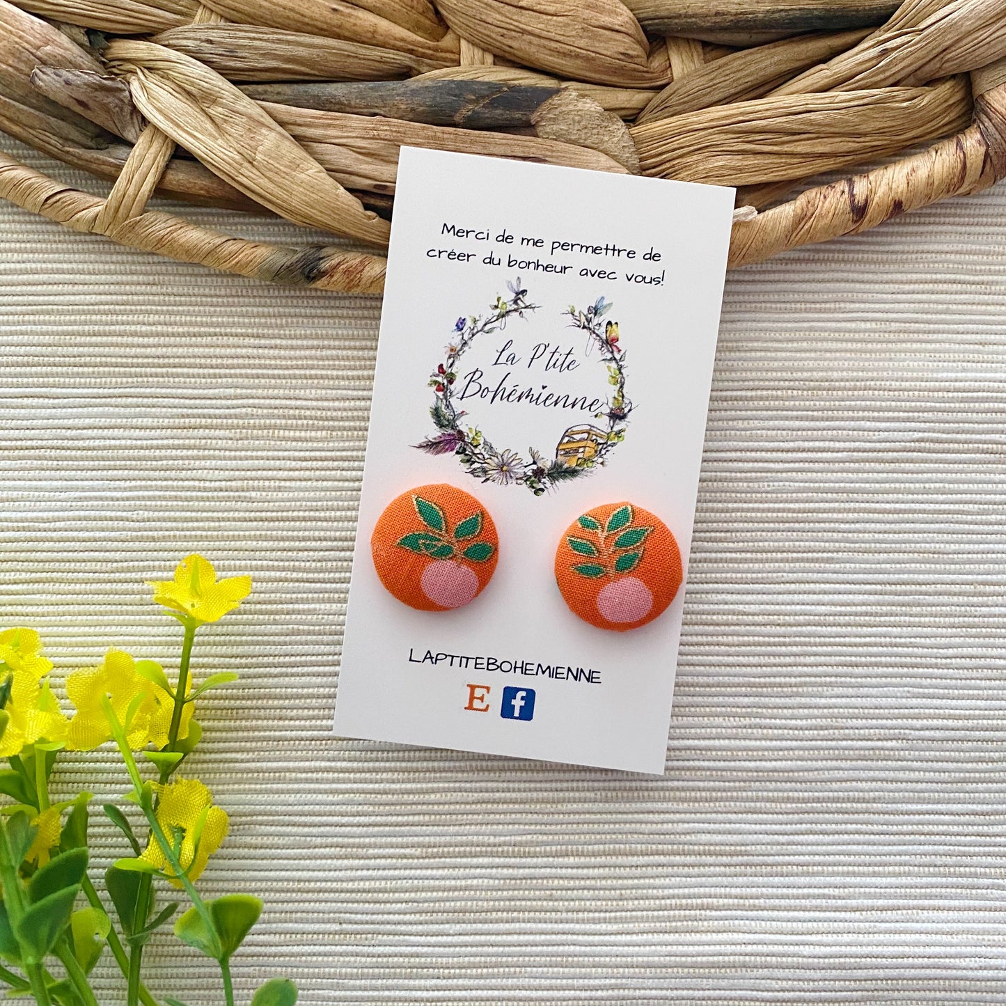 Puces d’oreilles orange