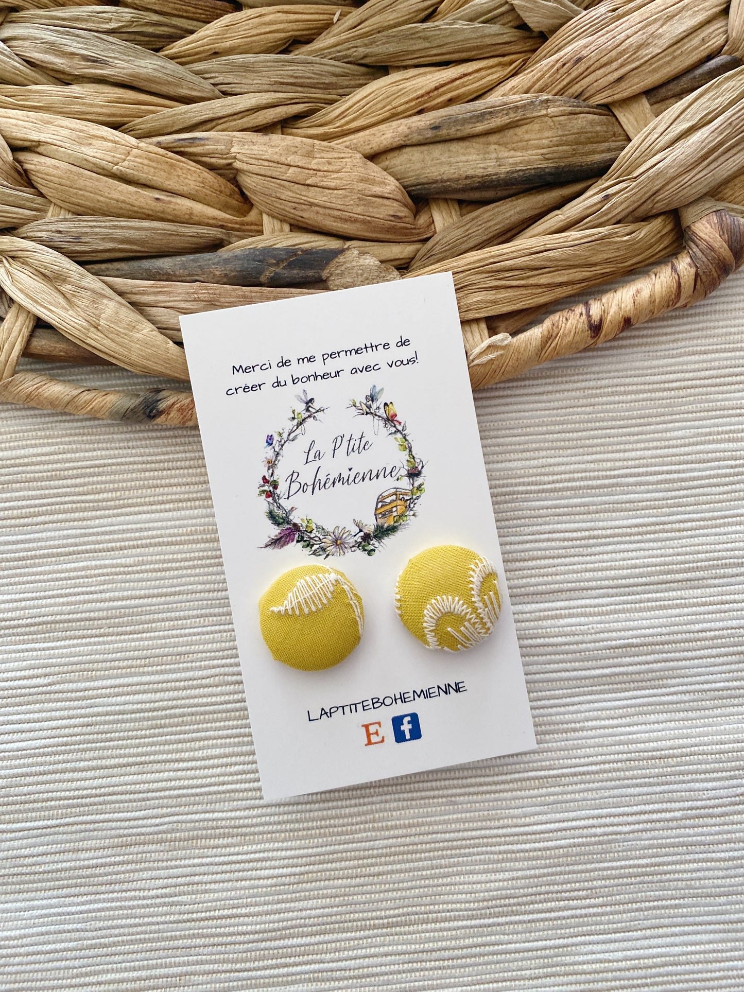 Puces en tissus jaune broderie